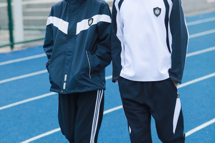 定制高中校服哪個廠家好
