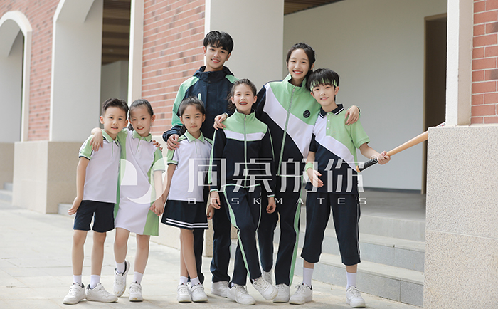 小學校服定制