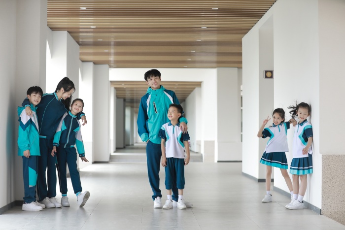 校服定制廠家教您夏季校服的選擇之道 校服定制廠家教您夏季校服的選擇之道