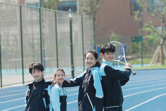 學校選擇小學生校服定制廠家時需要注意什么
