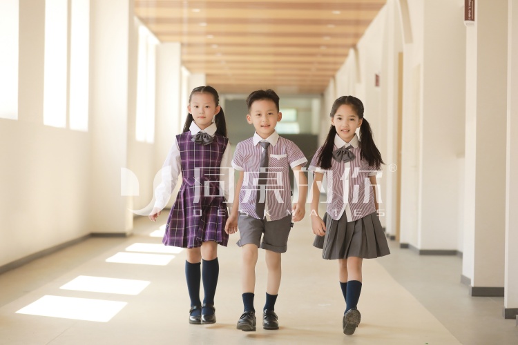 江蘇江陰哪里批量定做校服,圣瀾服飾校服定制源頭工廠(chǎng) 江蘇江陰哪里批量定做校服,圣瀾服飾校服定制源頭工廠(chǎng)